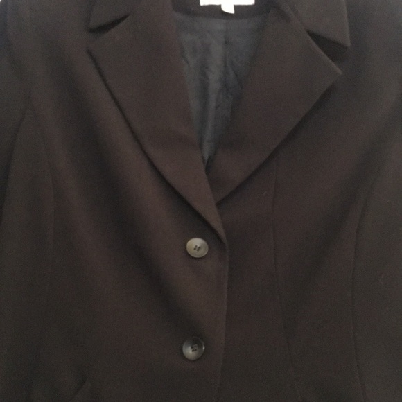 Jones & Co Stretch 2 Button Fully Lined Jacket w/Classic Lapels & Slight Peplum - Picture 3 of 16